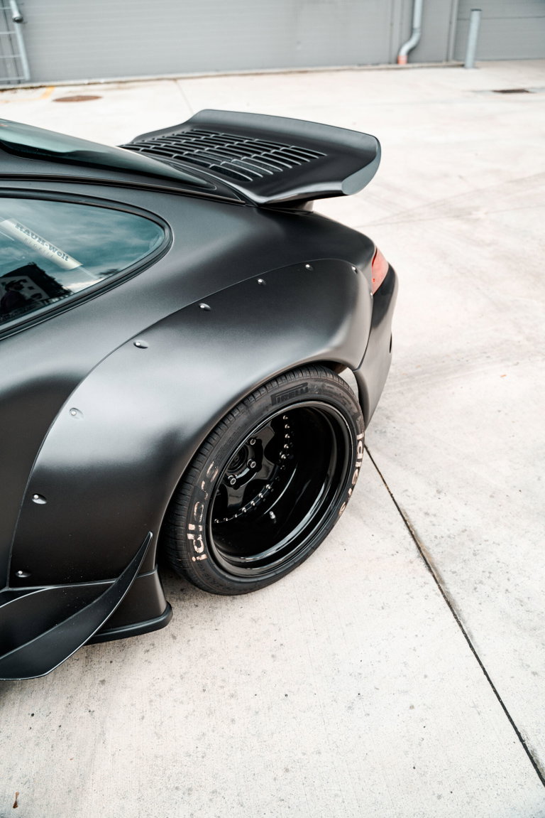 Porsche 911 by RWB