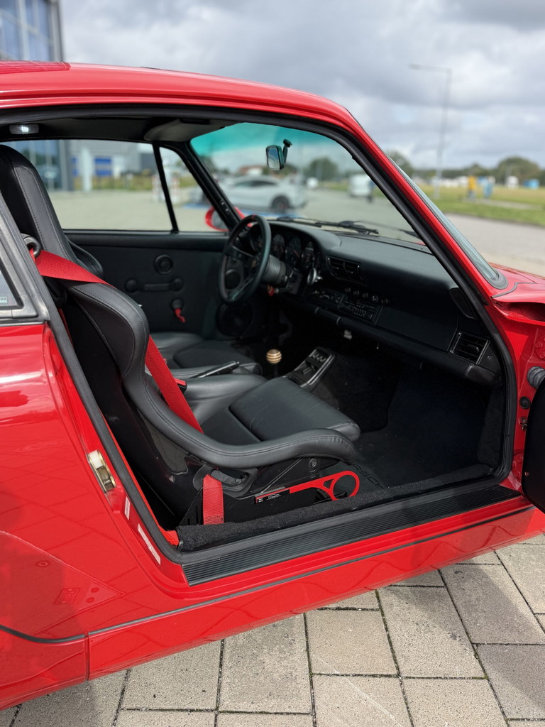 Porsche 964 Carrera 4