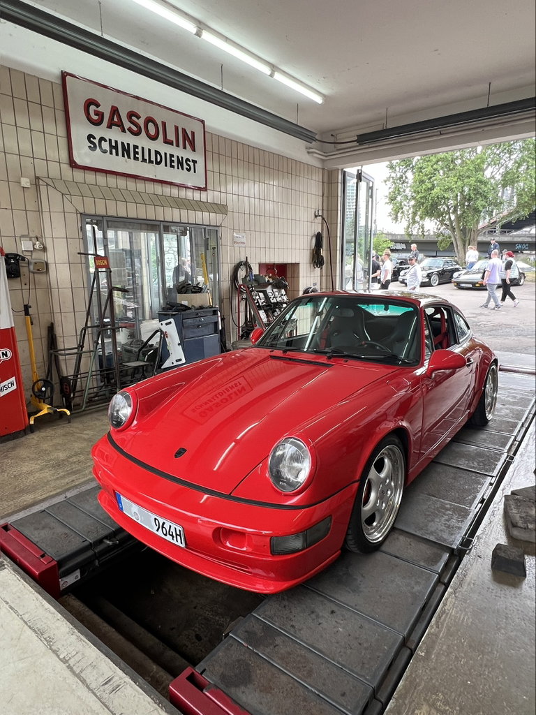 Porsche 964 Carrera 4