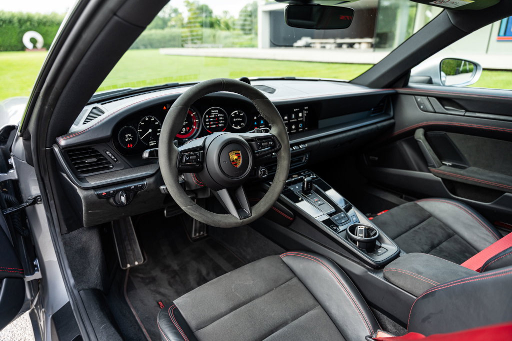Porsche 992 Carrera GTS