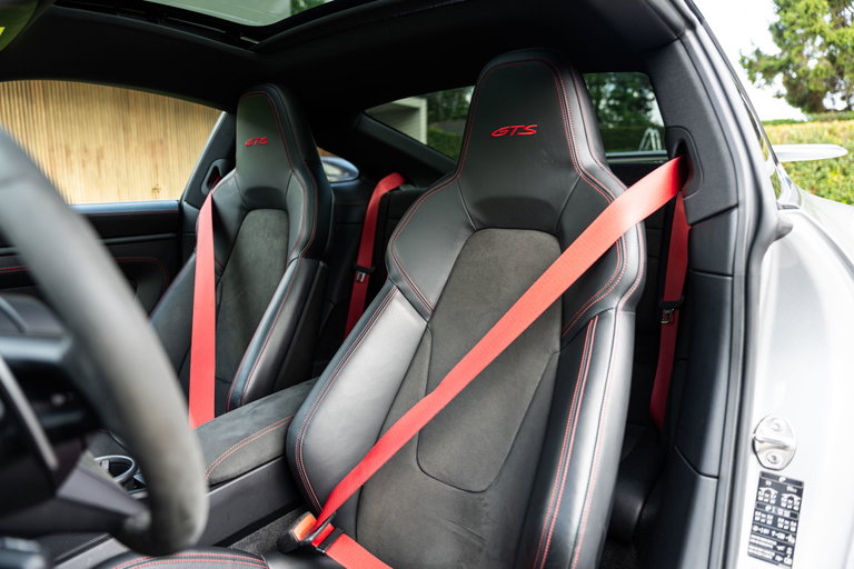 Porsche 992 Carrera GTS
