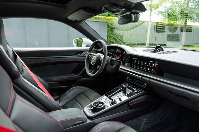 Porsche 992 Carrera GTS