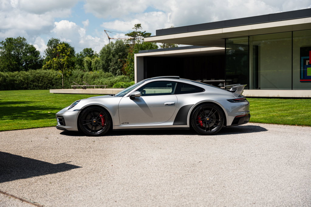 Porsche 992 Carrera GTS