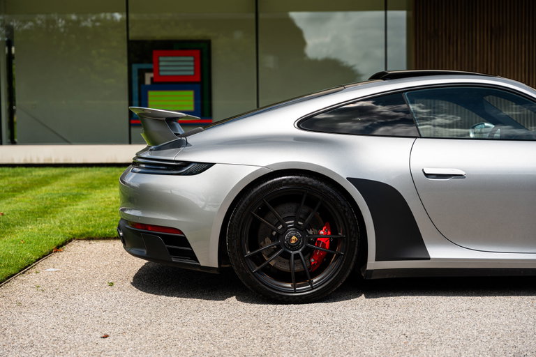 Porsche 992 Carrera GTS