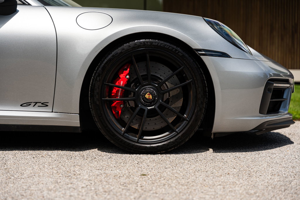 Porsche 992 Carrera GTS