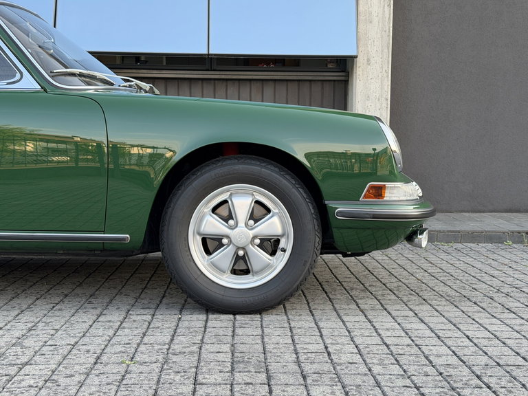 Porsche 911 S (F-Modell)