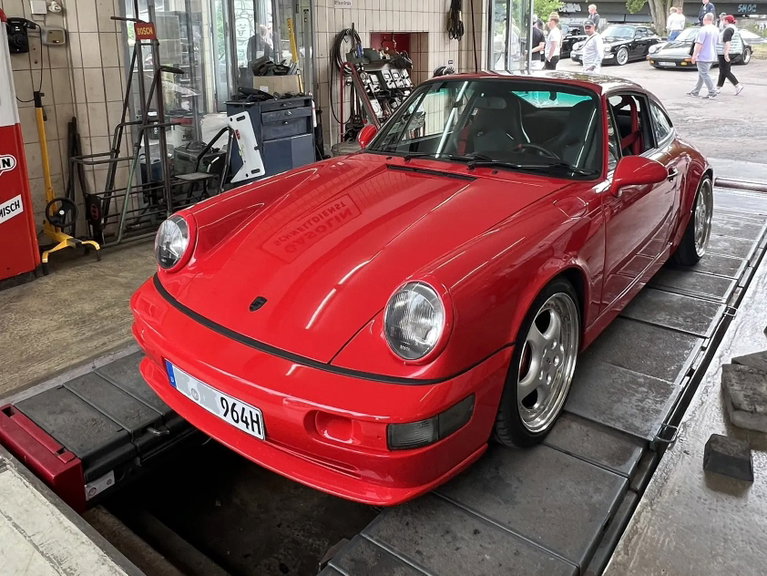 Porsche 964 Carrera 4