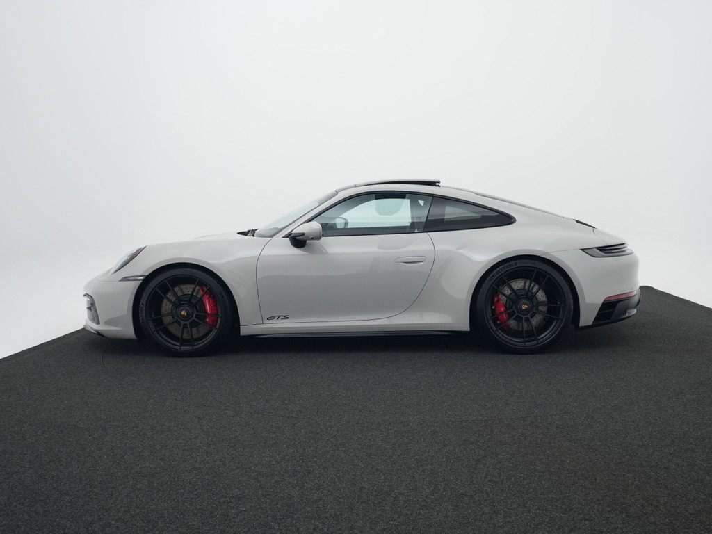 Porsche 992 Carrera 4 GTS