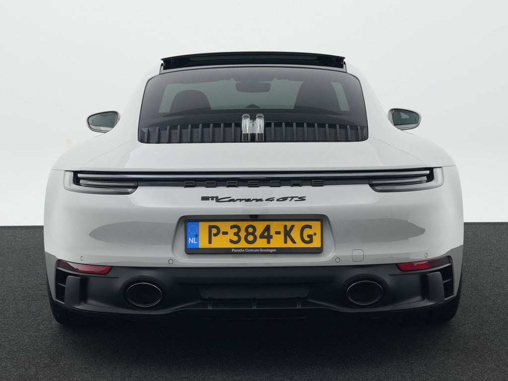Porsche 992 Carrera 4 GTS