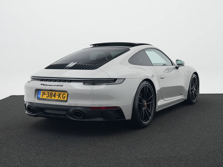 Porsche 992 Carrera 4 GTS