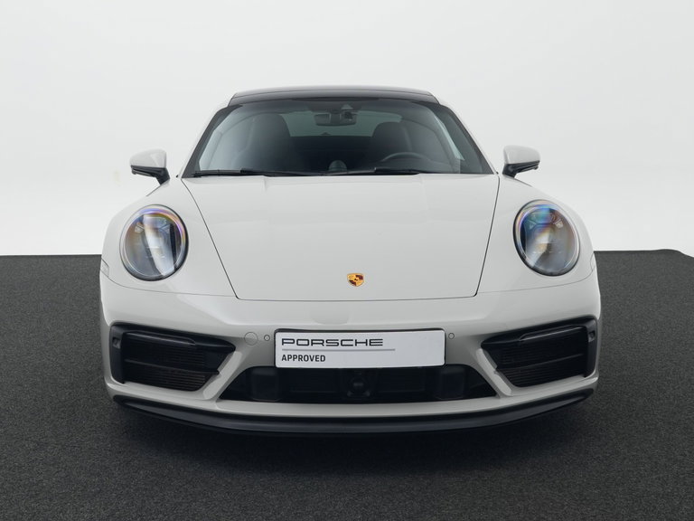 Porsche 992 Carrera 4 GTS