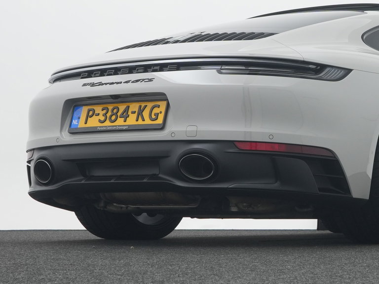 Porsche 992 Carrera 4 GTS