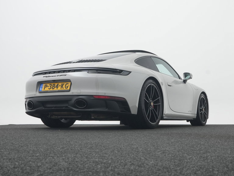 Porsche 992 Carrera 4 GTS