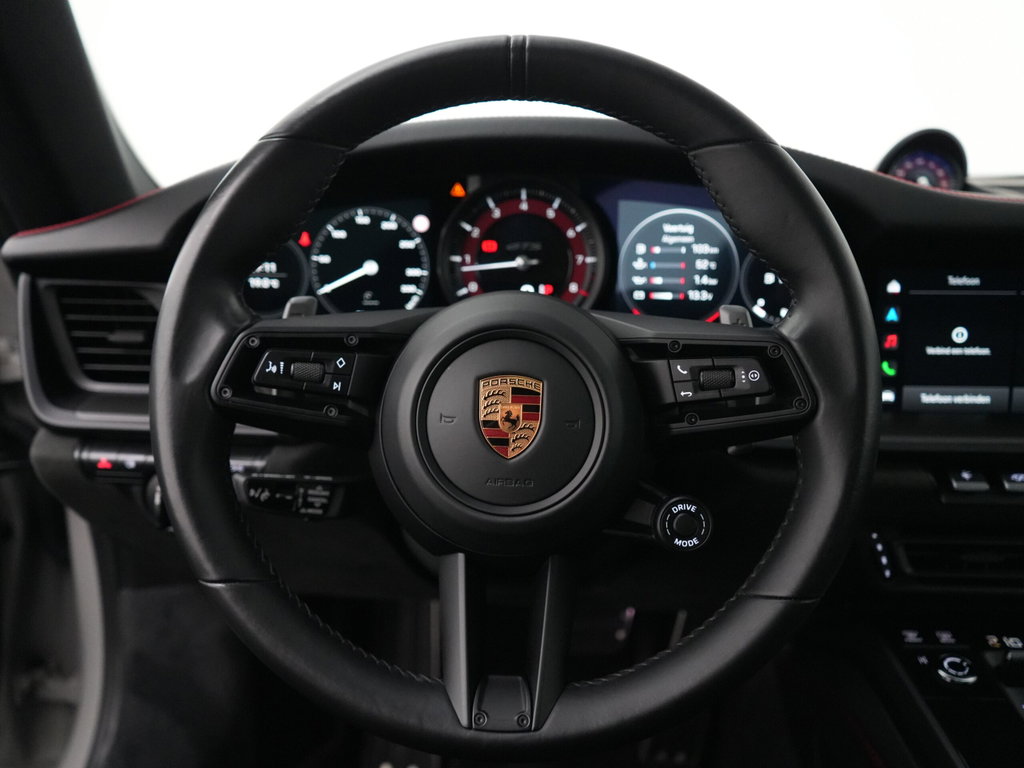 Porsche 992 Carrera 4 GTS