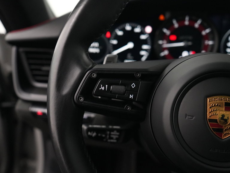 Porsche 992 Carrera 4 GTS