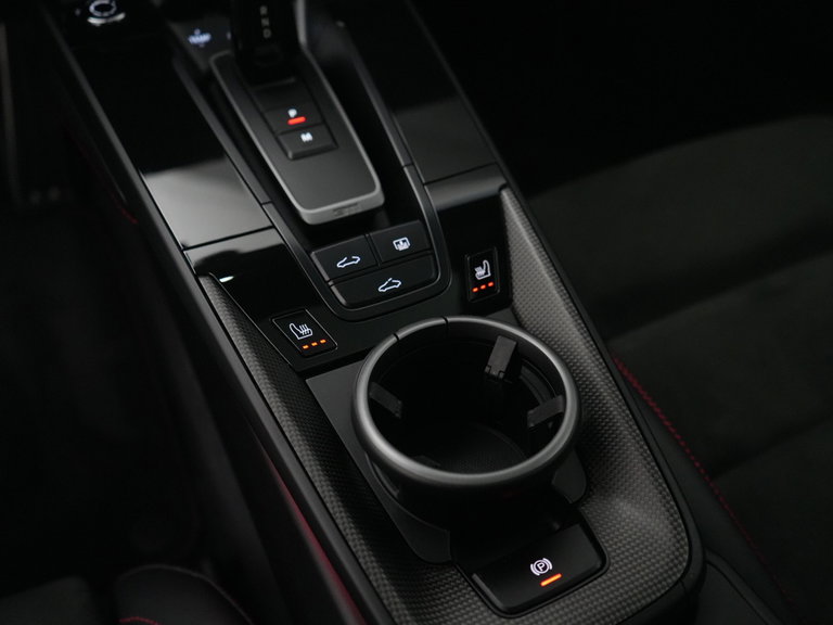 Porsche 992 Carrera 4 GTS