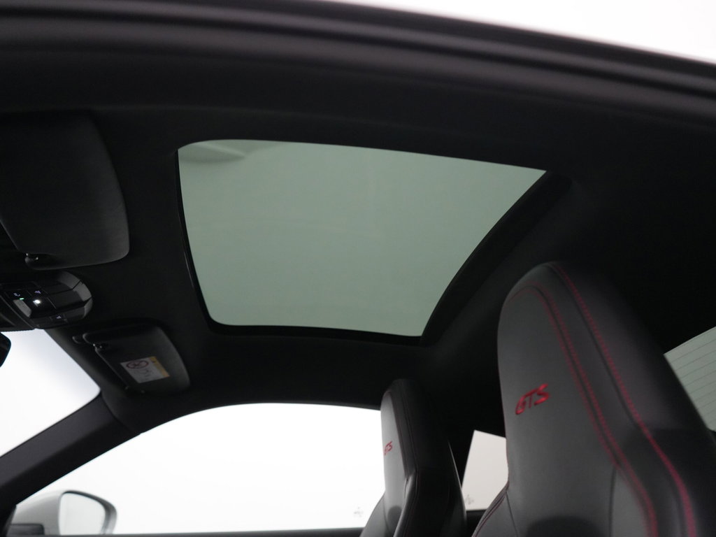 Porsche 992 Carrera 4 GTS