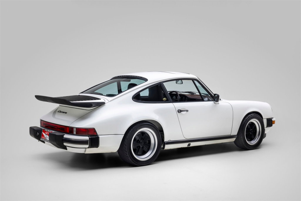 Porsche 911 Carrera 3.2 (US)