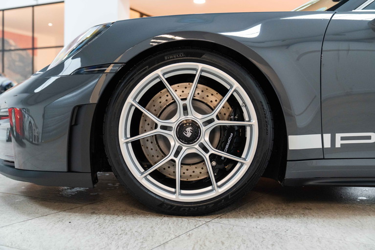 Porsche 992.2 GT3 Touring