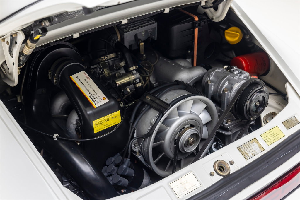 Porsche 911 Carrera 3.2 (US)
