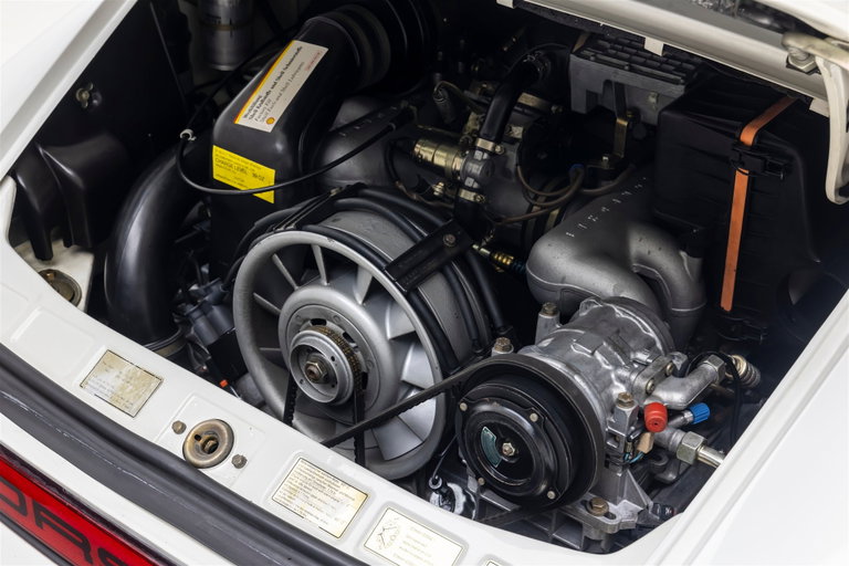 Porsche 911 Carrera 3.2 (US)