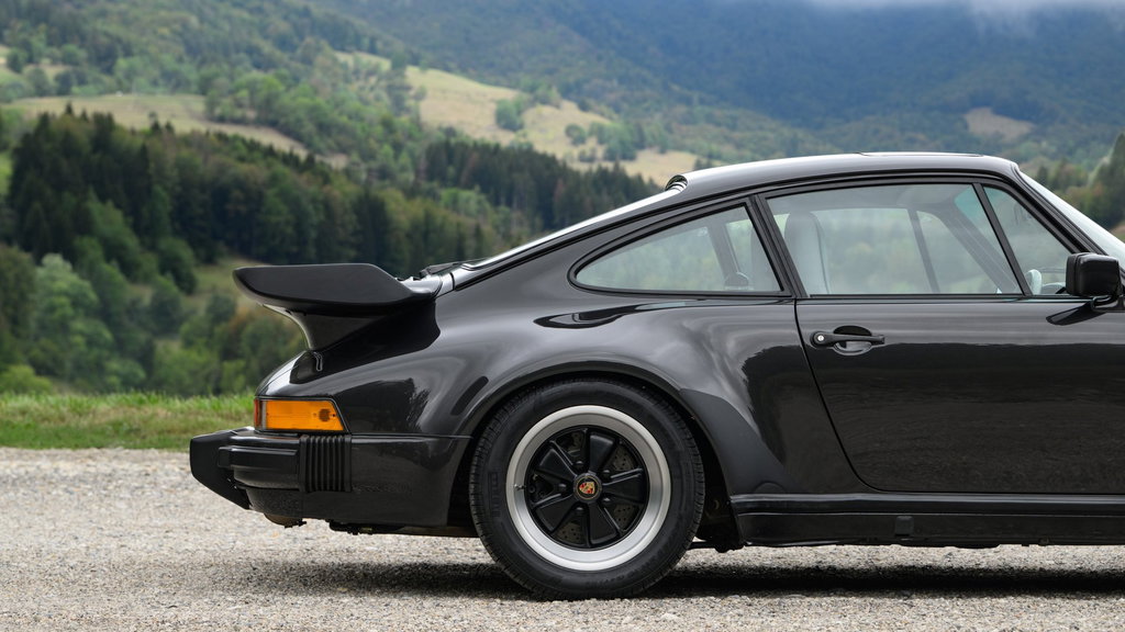Porsche 911 Turbo 3.3