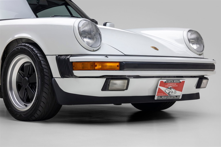 Porsche 911 Carrera 3.2 (US)