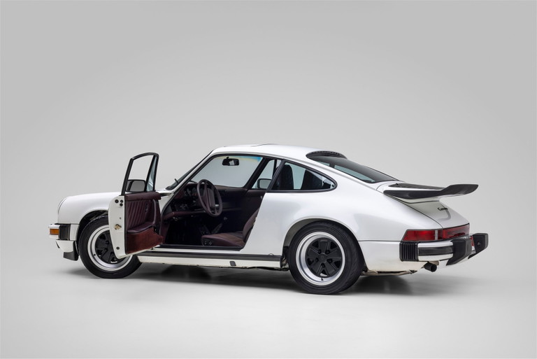 Porsche 911 Carrera 3.2 (US)