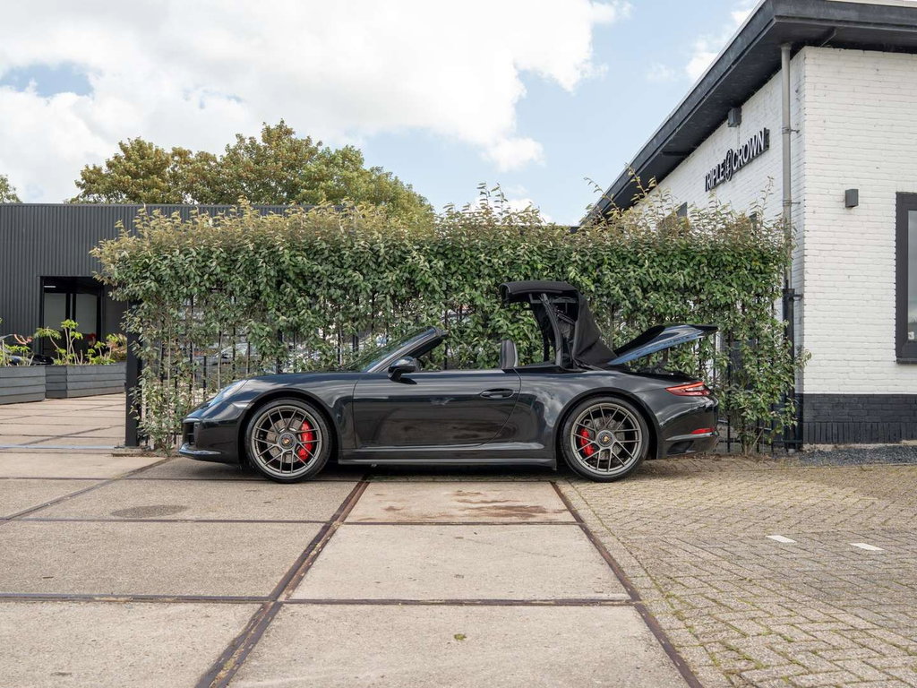 Porsche 991.2 Carrera 4 GTS
