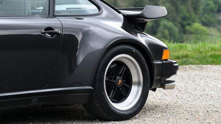 Porsche 911 Turbo 3.3