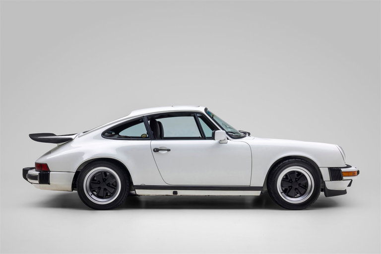 Porsche 911 Carrera 3.2 (US)