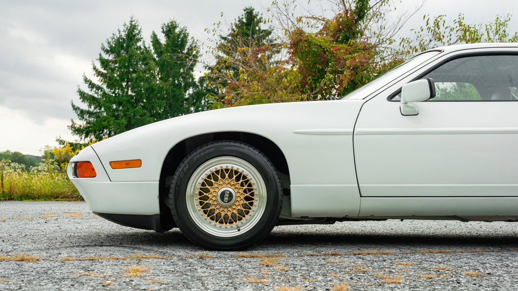 Porsche 928 S4