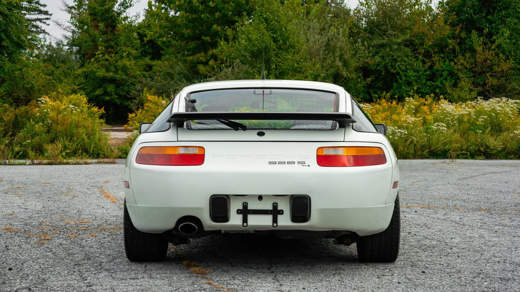 Porsche 928 S4