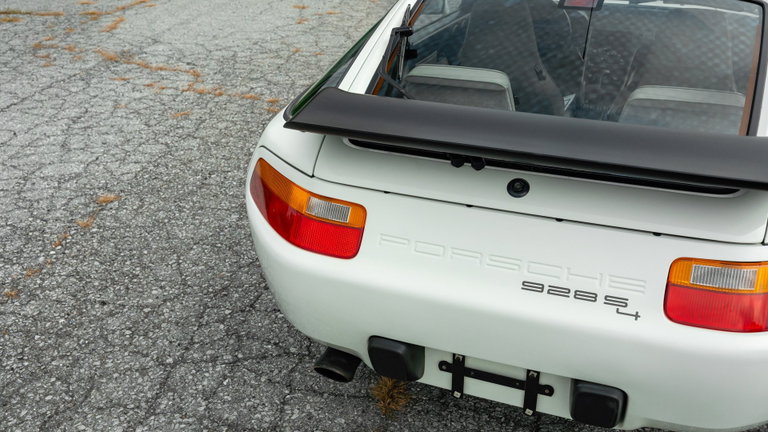 Porsche 928 S4