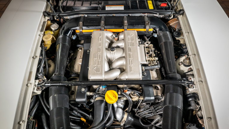 Porsche 928 S4
