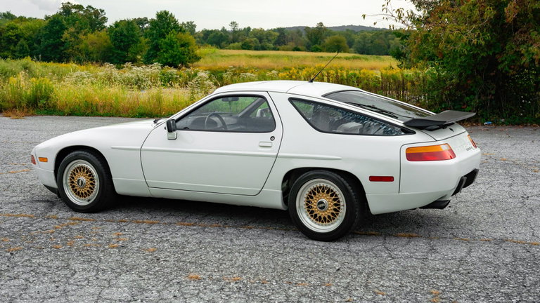 Porsche 928 S4