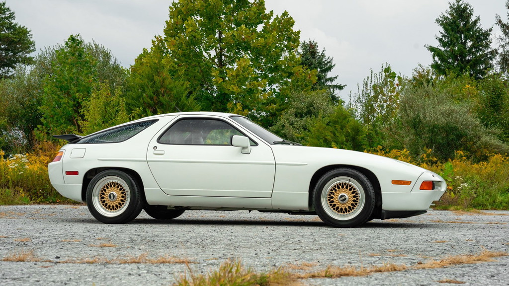 Porsche 928 S4