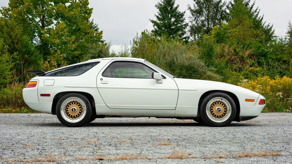 Porsche 928 S4