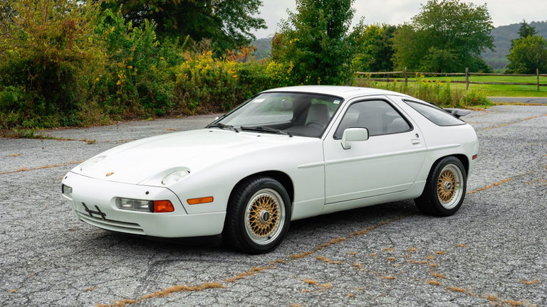 Porsche 928 S4