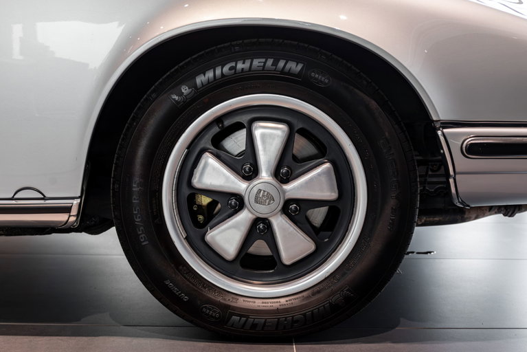Porsche 911 T
