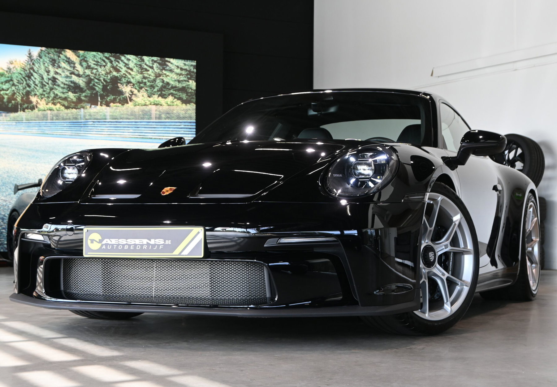 Porsche 992 GT3 Touring 2022 - elferspot.com - Marketplace for