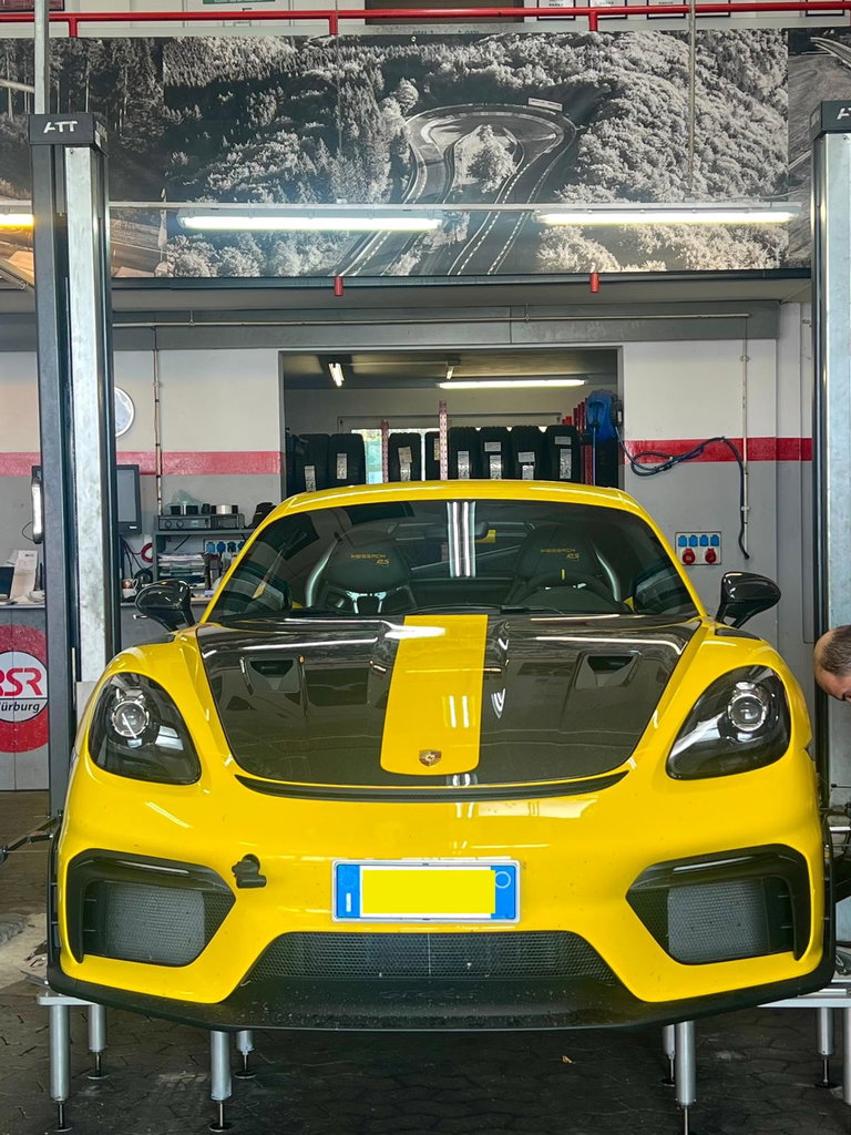 Porsche 718 Cayman GT4 RS