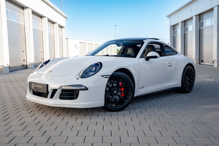 Porsche 991 Carrera GTS