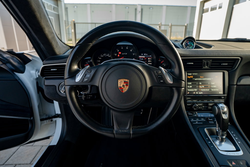Porsche 991 Carrera GTS