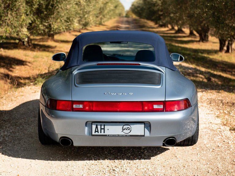 Porsche 993 Carrera 4