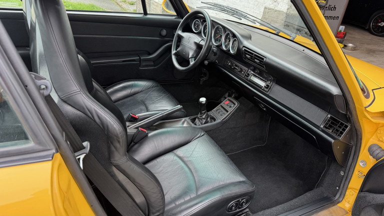 Porsche 993 Carrera 4