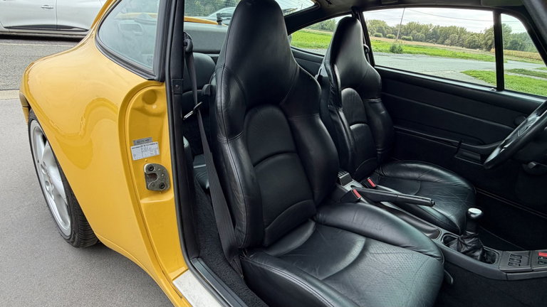 Porsche 993 Carrera 4