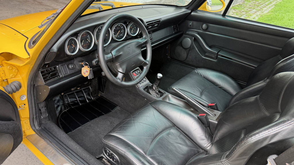 Porsche 993 Carrera 4