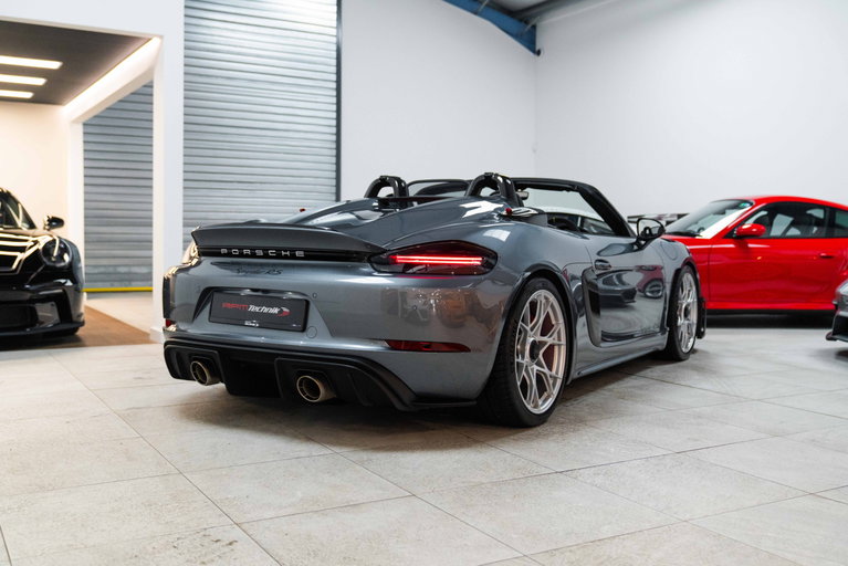 Porsche 718 Spyder RS