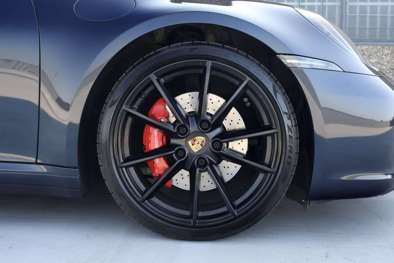 Porsche 992 Carrera 4S